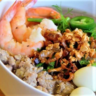 フーティユ (メコンデルタのあっさり汁麺)