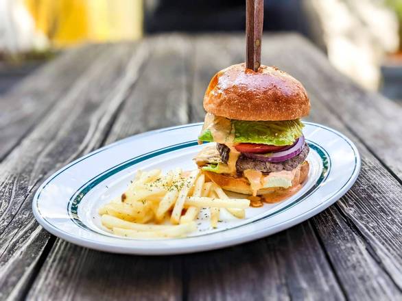 【当店人気No.2】アボカドトマトバーガー  Avocado Veg Burger