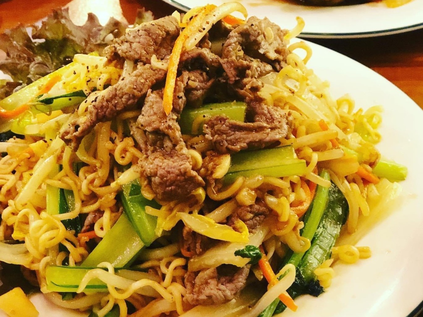 ミーサオ (牛肉のインスタント麺焼きそば)