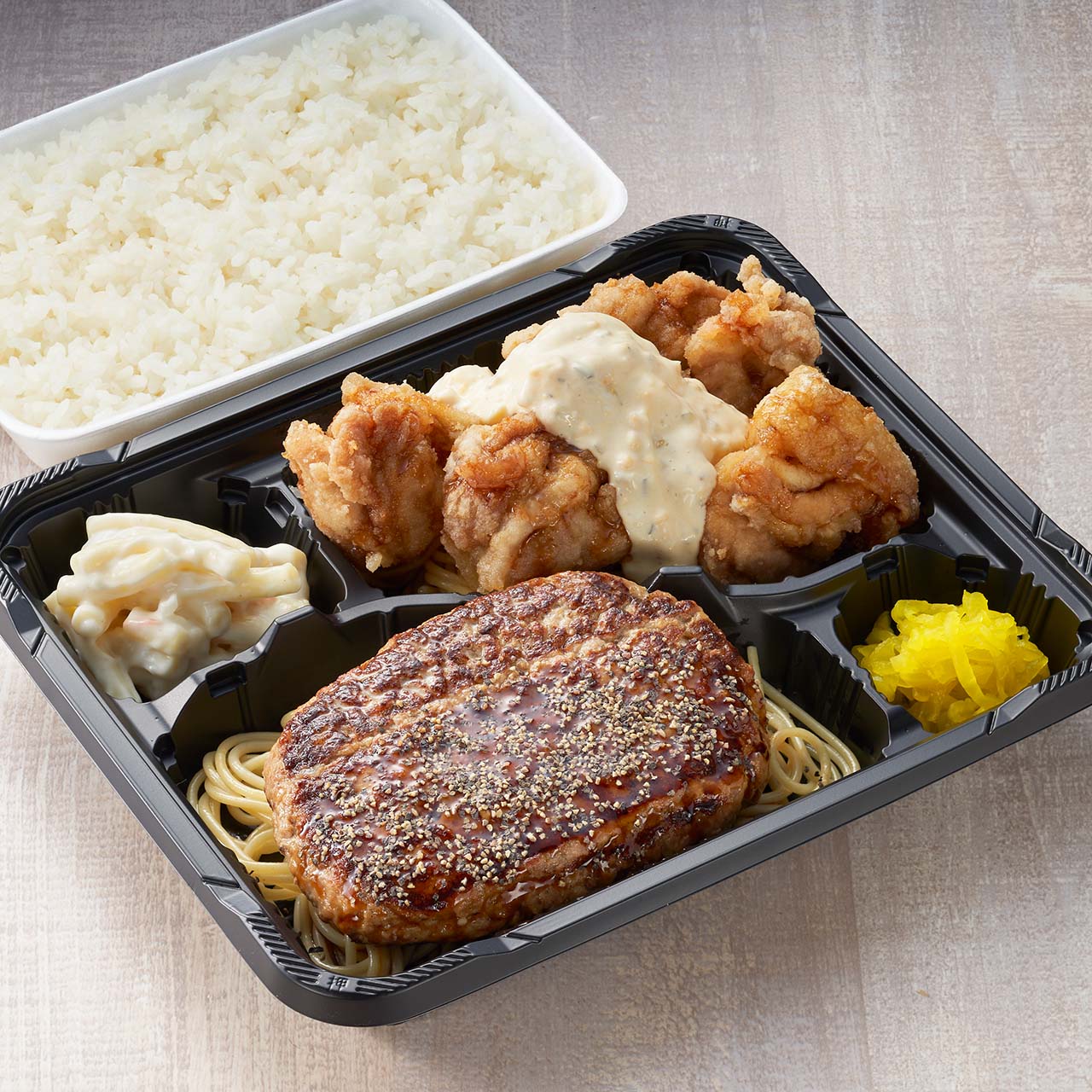 天津飯店 ハンバーグ＆チキン南蛮