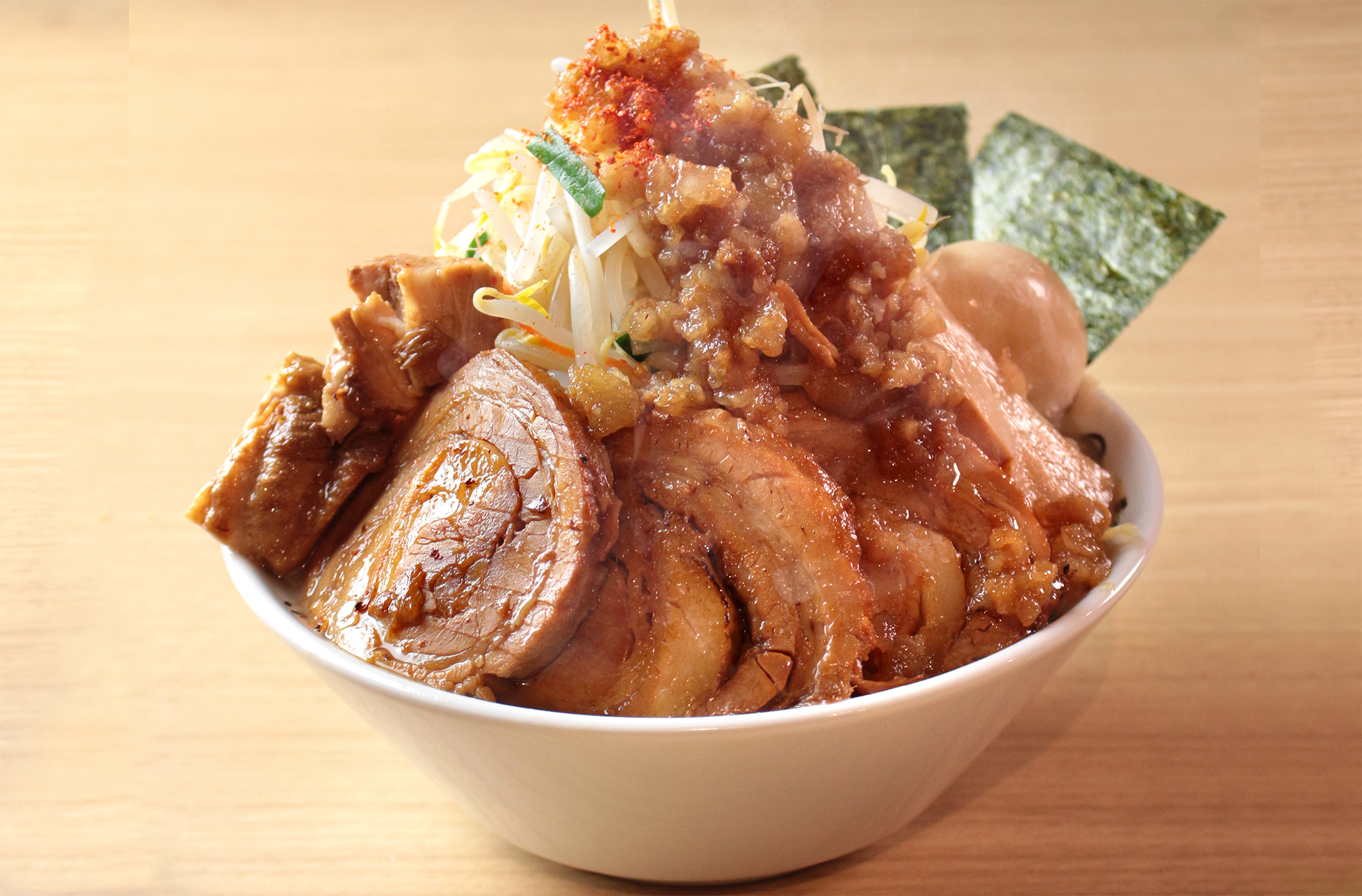 野郎ラーメン 【野郎のチャレンジメニュー！】メガ豚野郎ラーメン