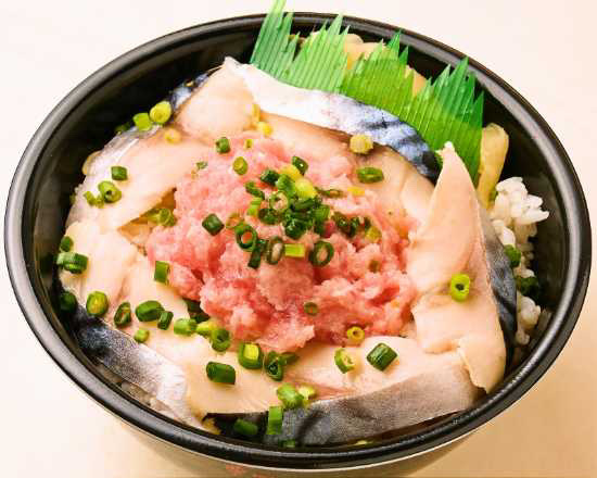 魚丼 さばネギトロ丼(134)