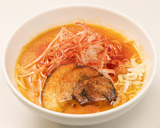 トクベツ。 大辛麺ファイヤー(薬味ネギ、白髪ネギ、豚叉焼1枚)