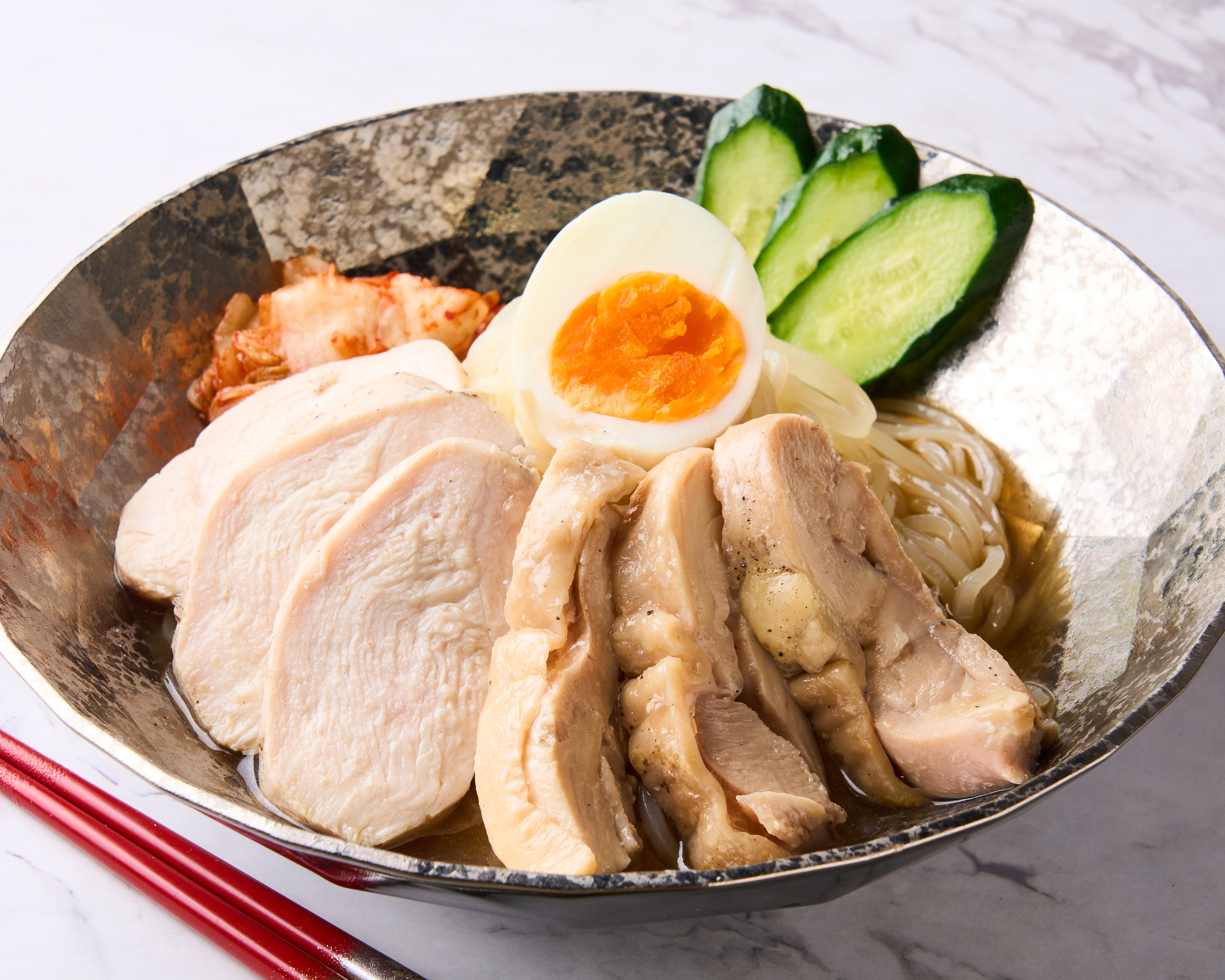 東京冷麺スタンド 鶏むね＆鶏ももチャーシュー合い盛り盛岡冷麺 Morioka Cold Noodles with Chicken Breast ＆ Thigh Chashu