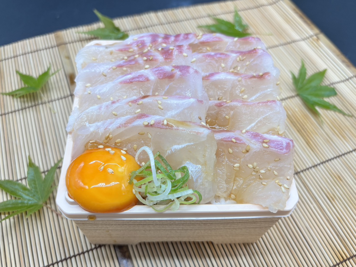 がんこ 鯛の熟成漬け丼(ネタ倍盛り)Marinated sea bream rice bowl (double the amount of toppings)