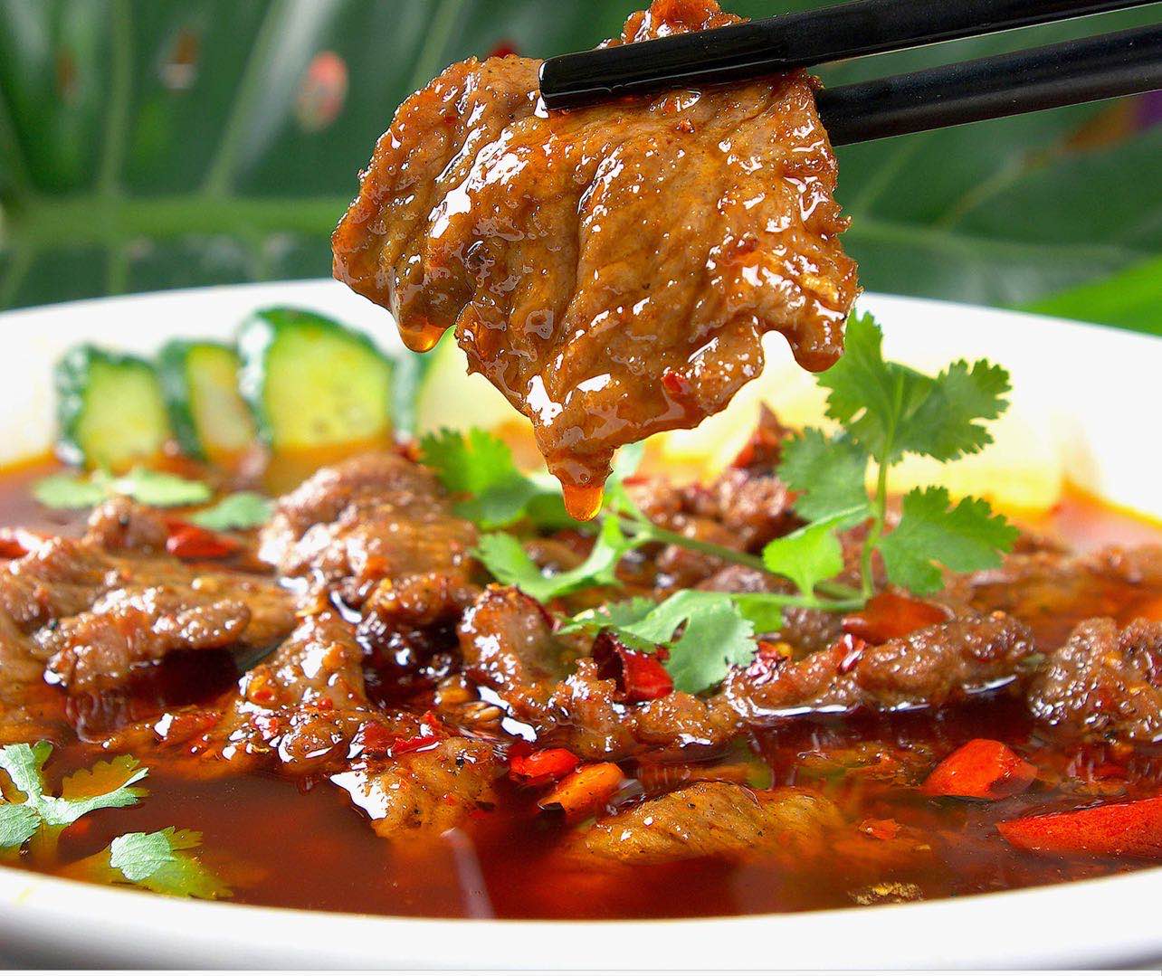 永利 牛肉スライスと野菜の辛塩煮込み