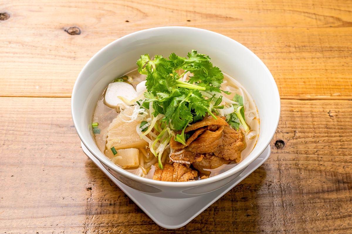 バンコックポニー食堂 เล็กน้ำ あっさり風味ラーメン Simple Rice Noodle Ramen