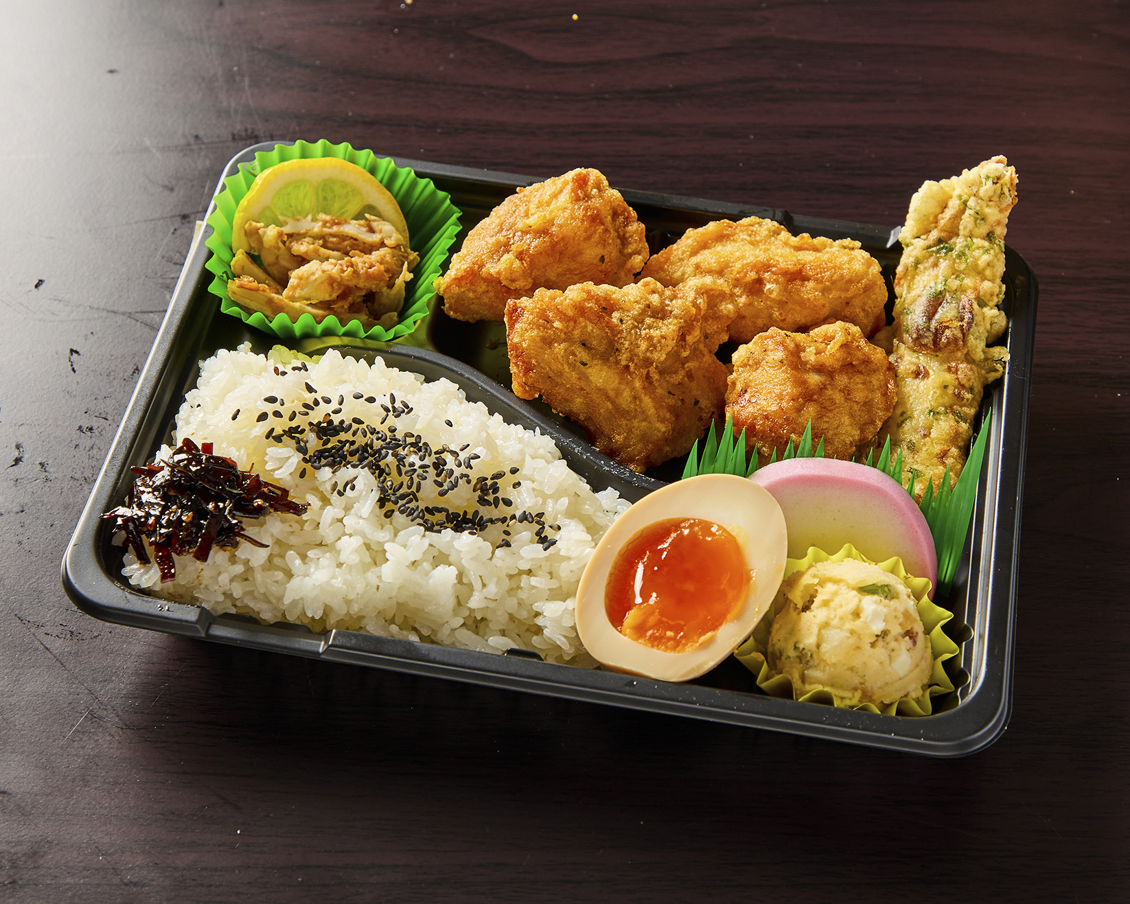 なるとキッチン にんにくむねザンギ弁当