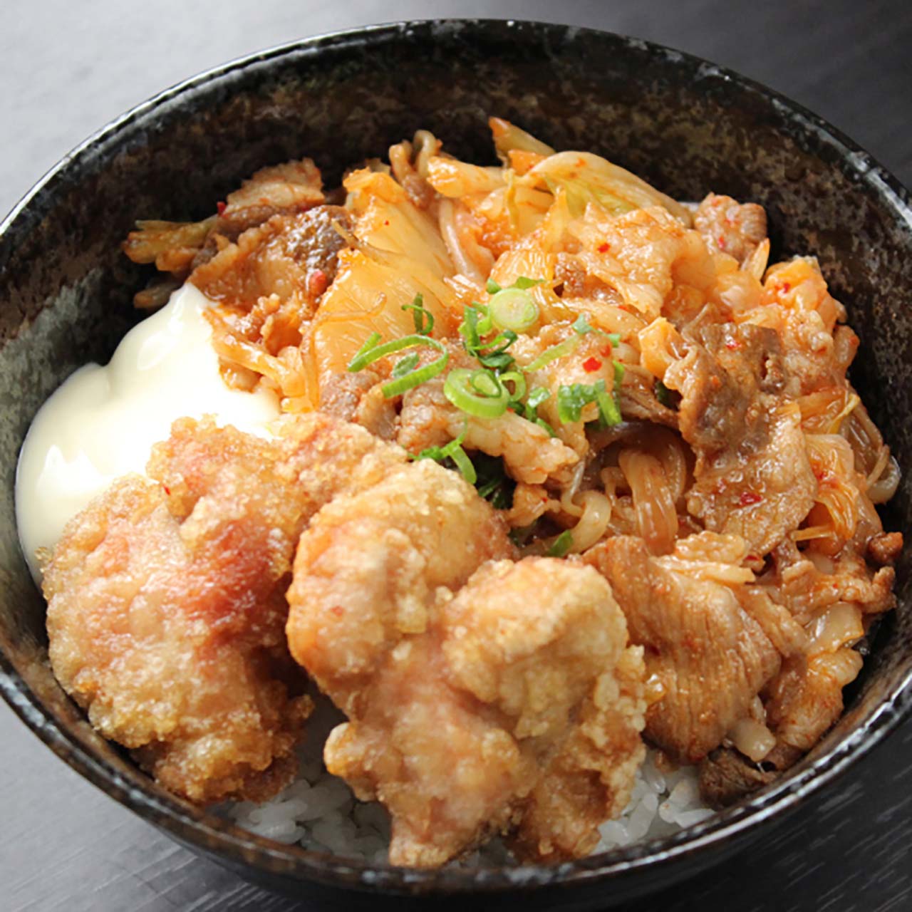 デリズ 豚キムチ丼 300(唐揚2)≪1185≫