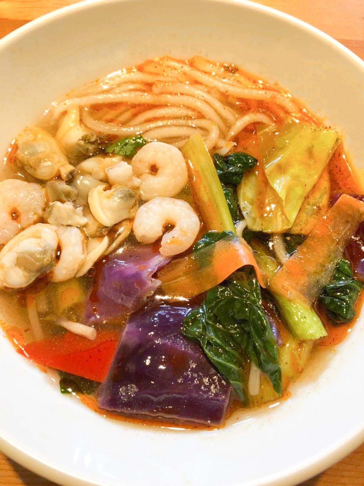 頂マーラータン 魚介のマーラータン 30種類のスパイス、極太の春雨を使用