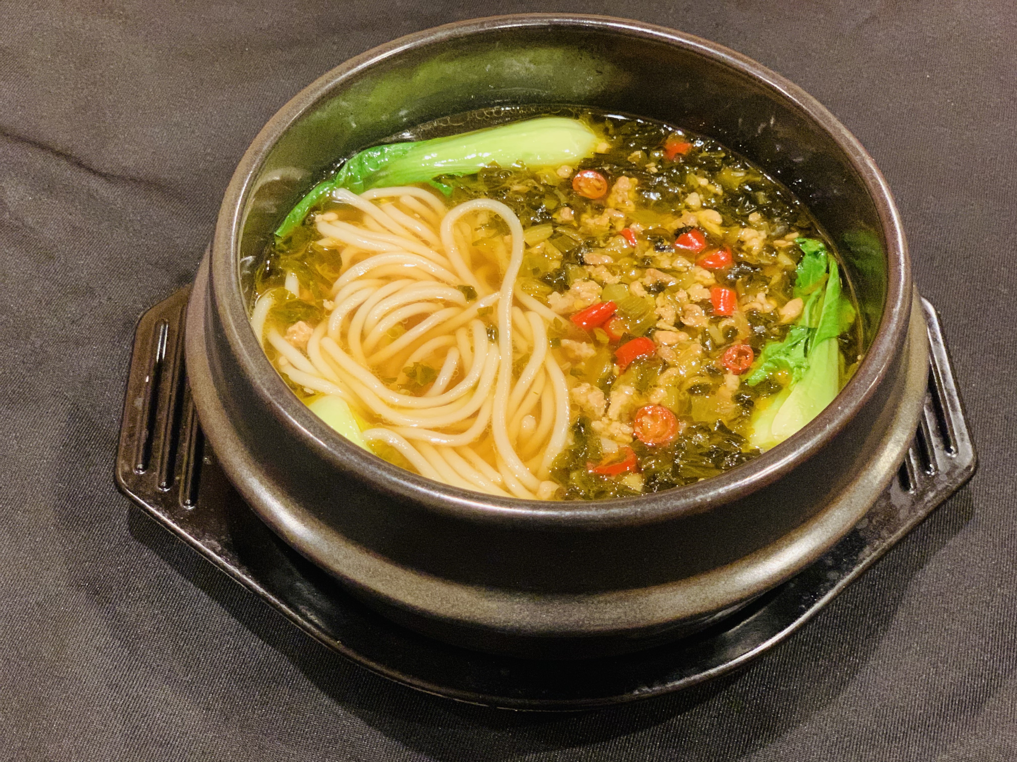 永利 高菜と豚挽肉の米線(ベイセン)