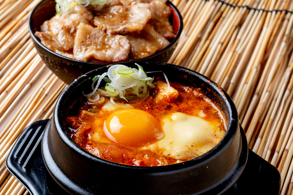 韓国カルビ丼とスンドゥブ 洞山 キムチチーズスンドゥブ～ミニカルビ丼セット～