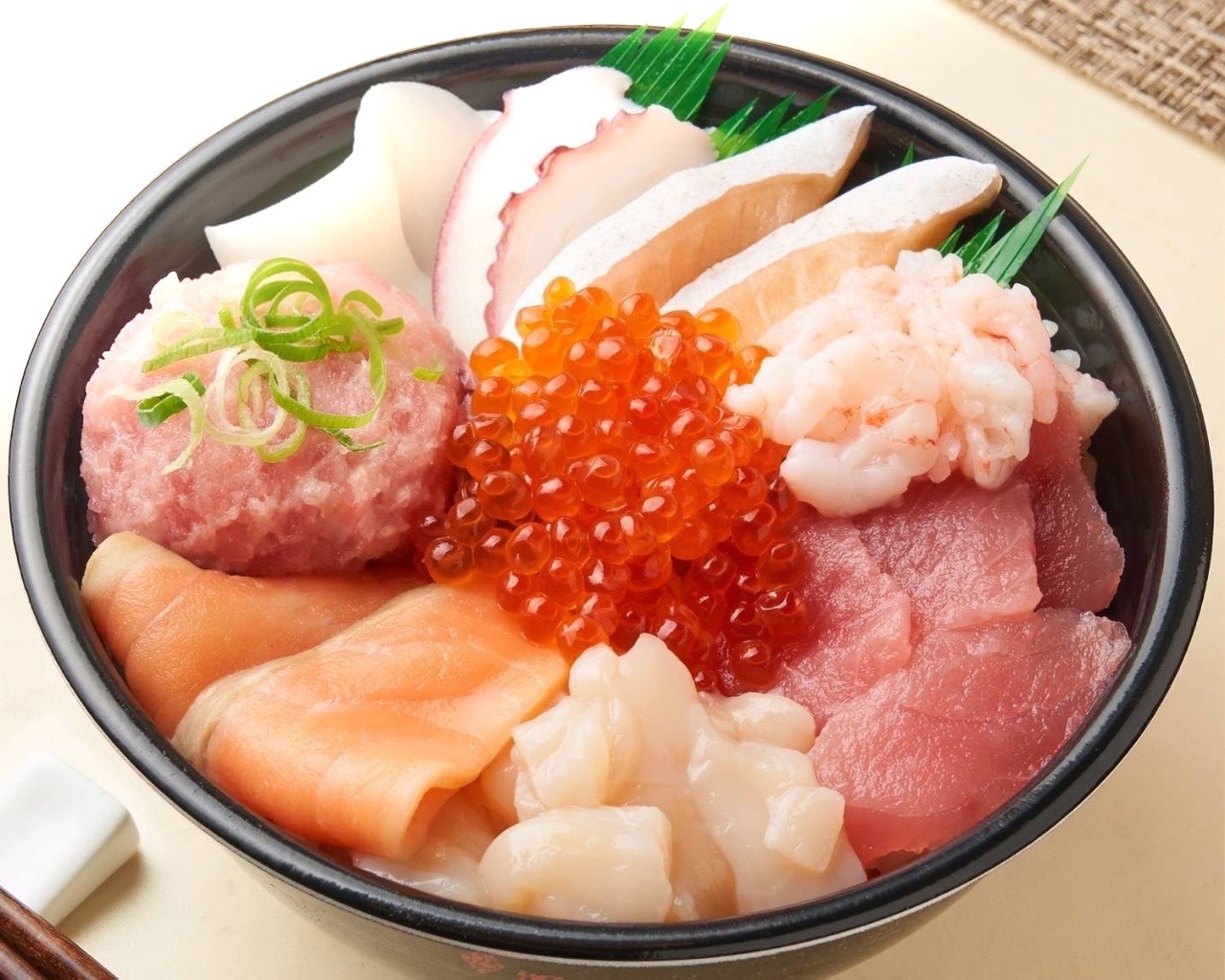 魚丼 Don Don 魚丼(中盛無料)(163)