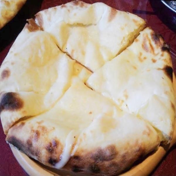 ナマステ・ガネーシャ チーズナン CHEESE  NAAN