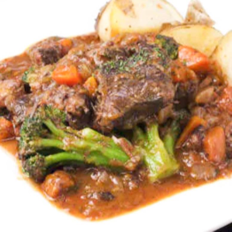 トラットリア シェ ラパン ブルゴーニュ風牛肉の特製赤ワインデミグラスソース煮込み