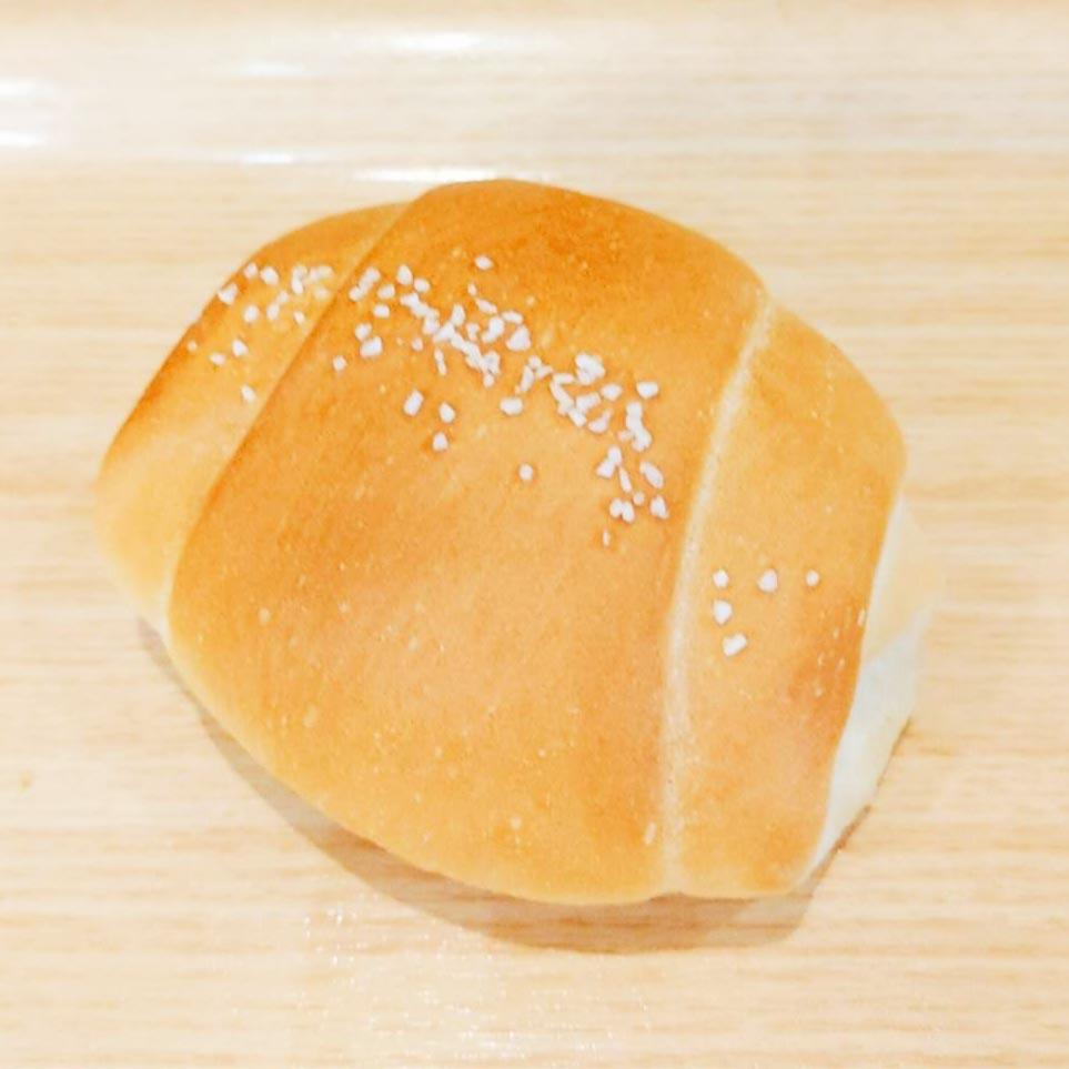 オーサムベーカリー 塩パン