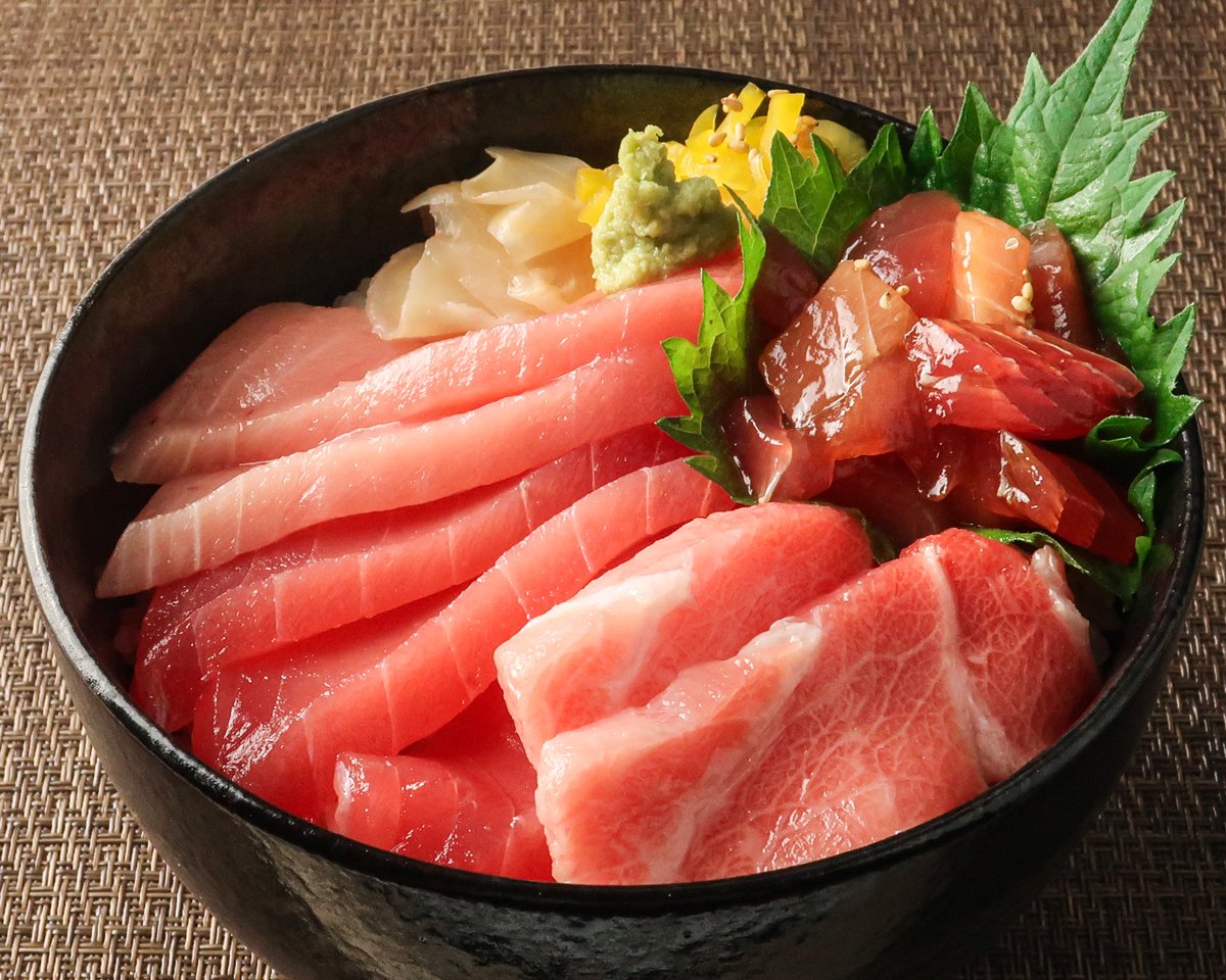 職人のシャリで食べるまぐろ丼 まぐろ近衛 本鮪大とろ入り 特選鉄火丼