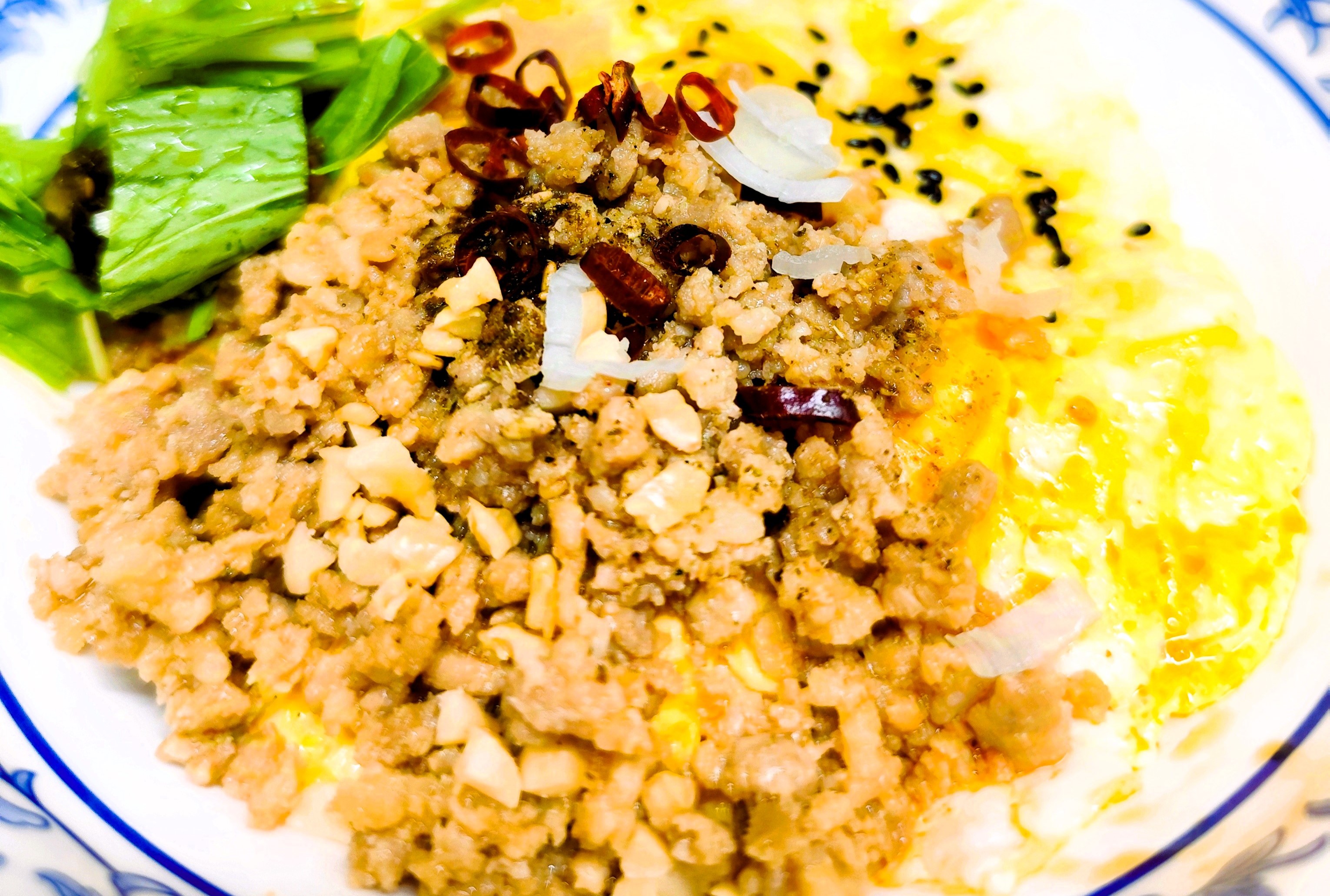 台湾小籠包 天津担々飯 Hot Spicy TanTan Egg Rice