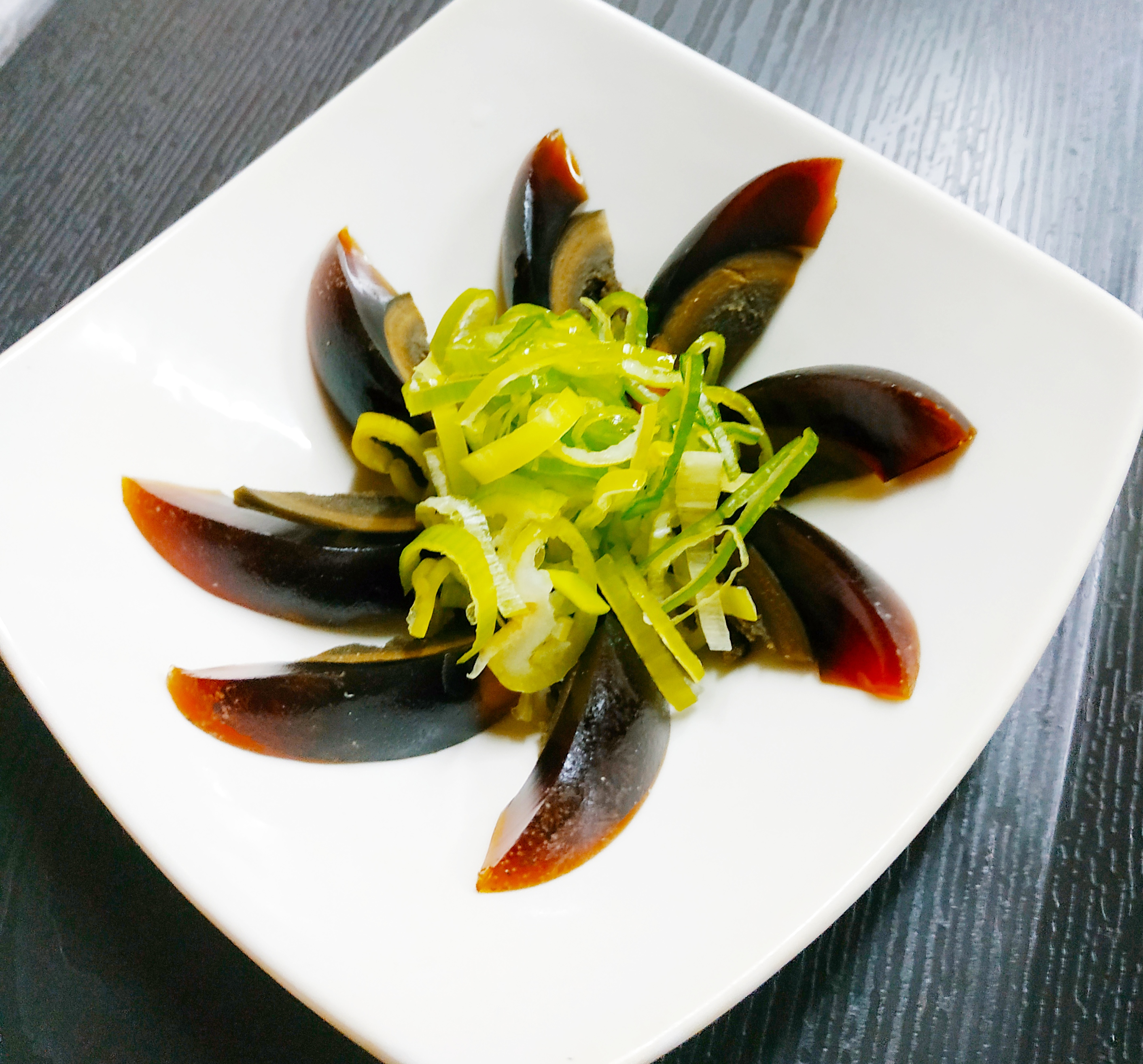 台湾小籠包 皮蛋ピータン(1個)