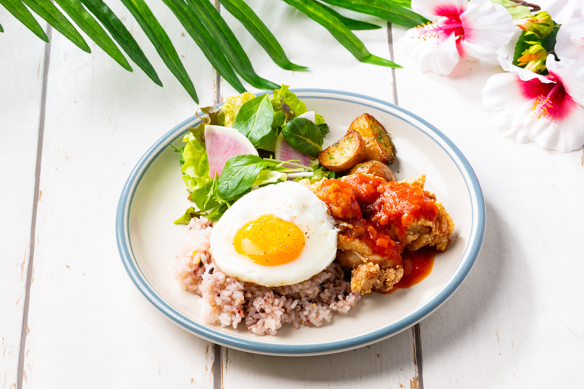 モアナキッチンカフェ モチコチキントマトサルサソースプレート