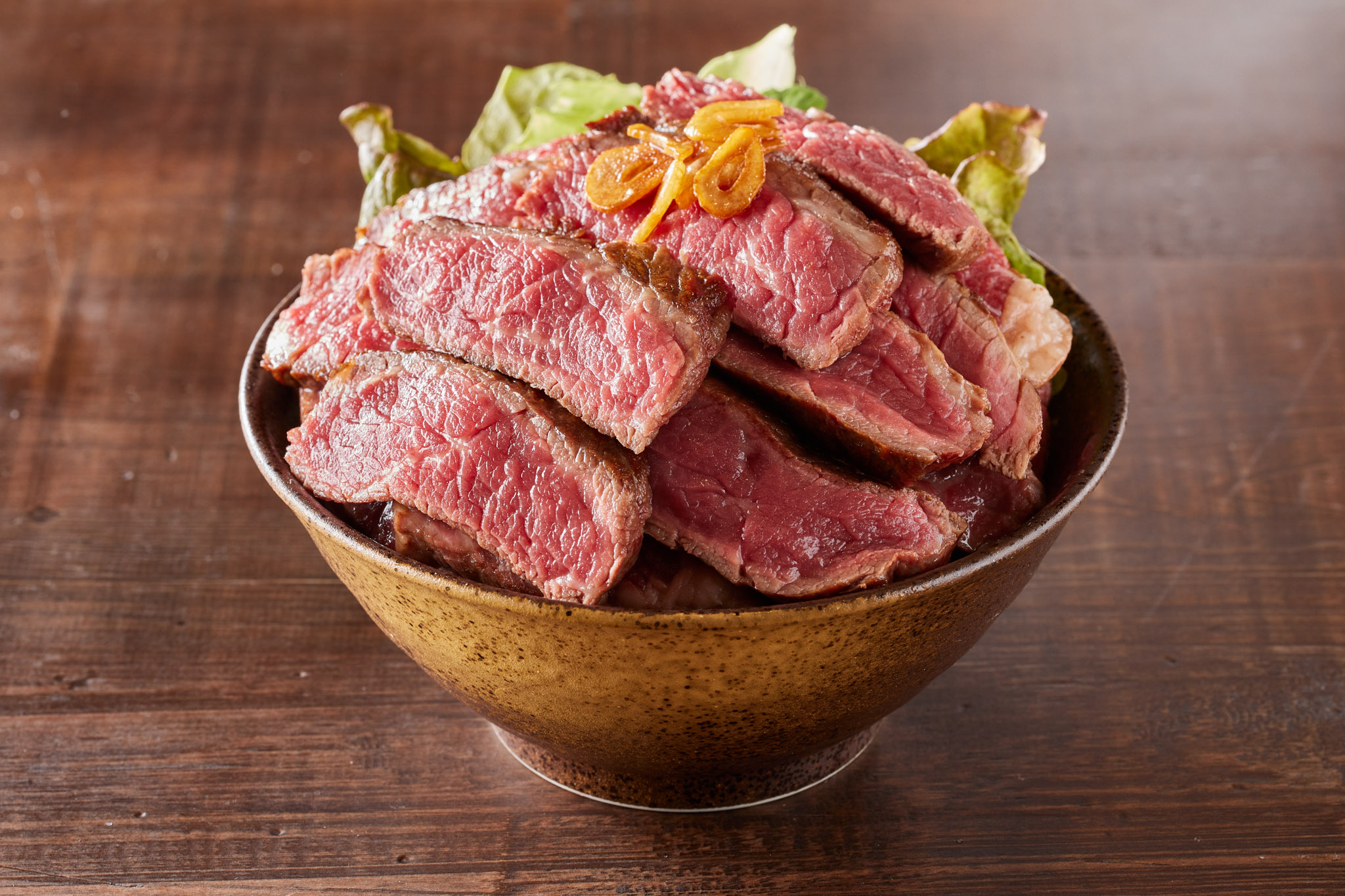 肉テロ!肉たらしくてぎゅう 【肉3倍】リブロースステーキ丼(300g)Rib Steak Bowl