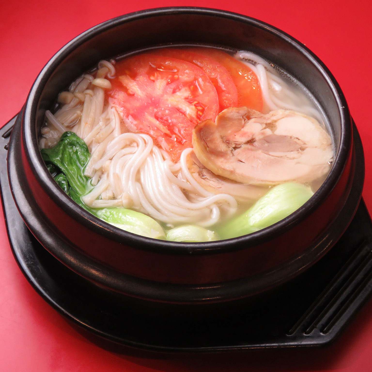 永利 鶏肉と野菜の塩味米線(ベイセン)