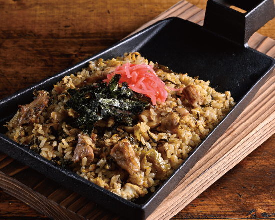 山内農場 黒マー油香る炭火焼き鶏の高菜チャーハン