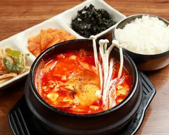 韓国料理 ホンデポチャ 純豆腐_チゲ(ご飯・おかず3品付き)
