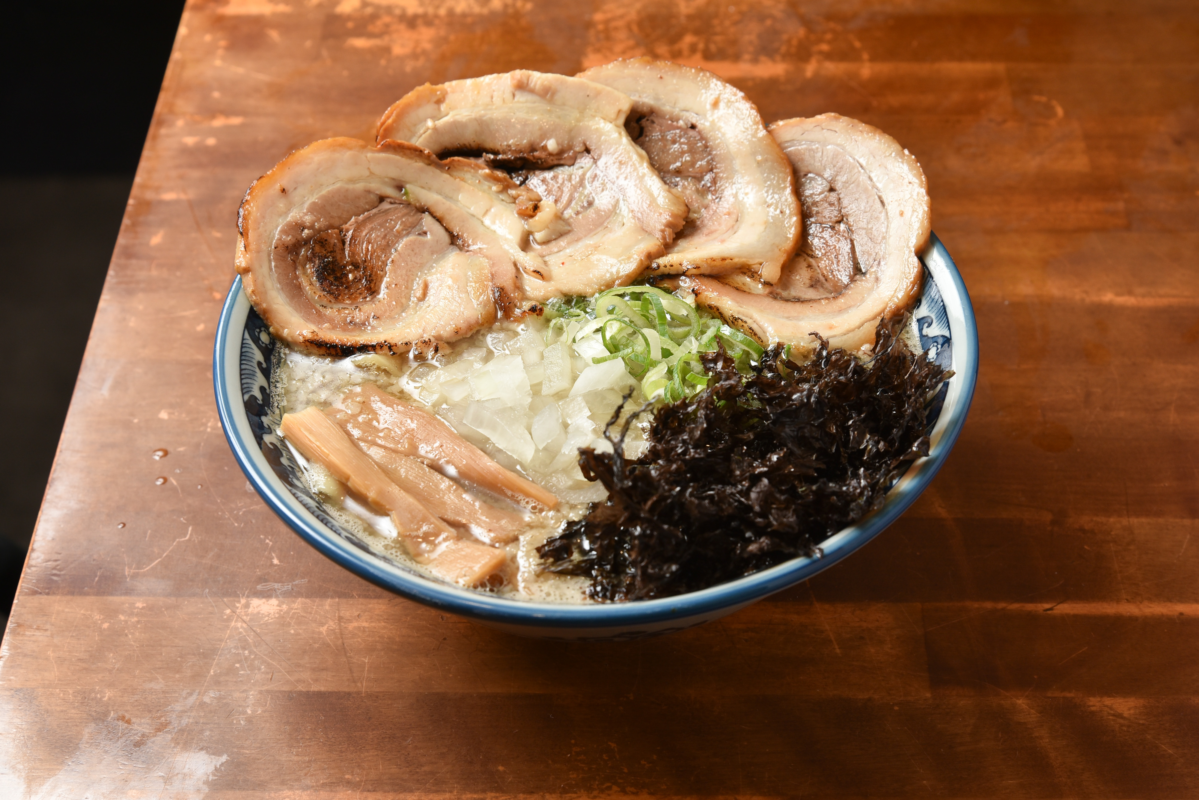 麺屋音 チャーシュー背脂煮干しラーメン