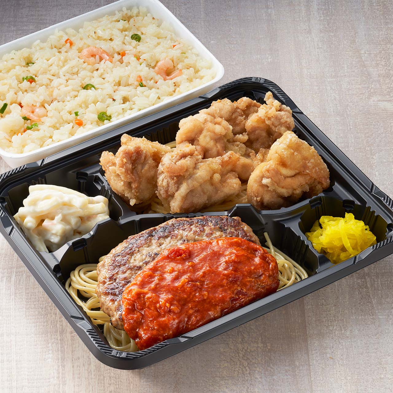 天津飯店 ハンバーグ＆唐揚げ ピラフ