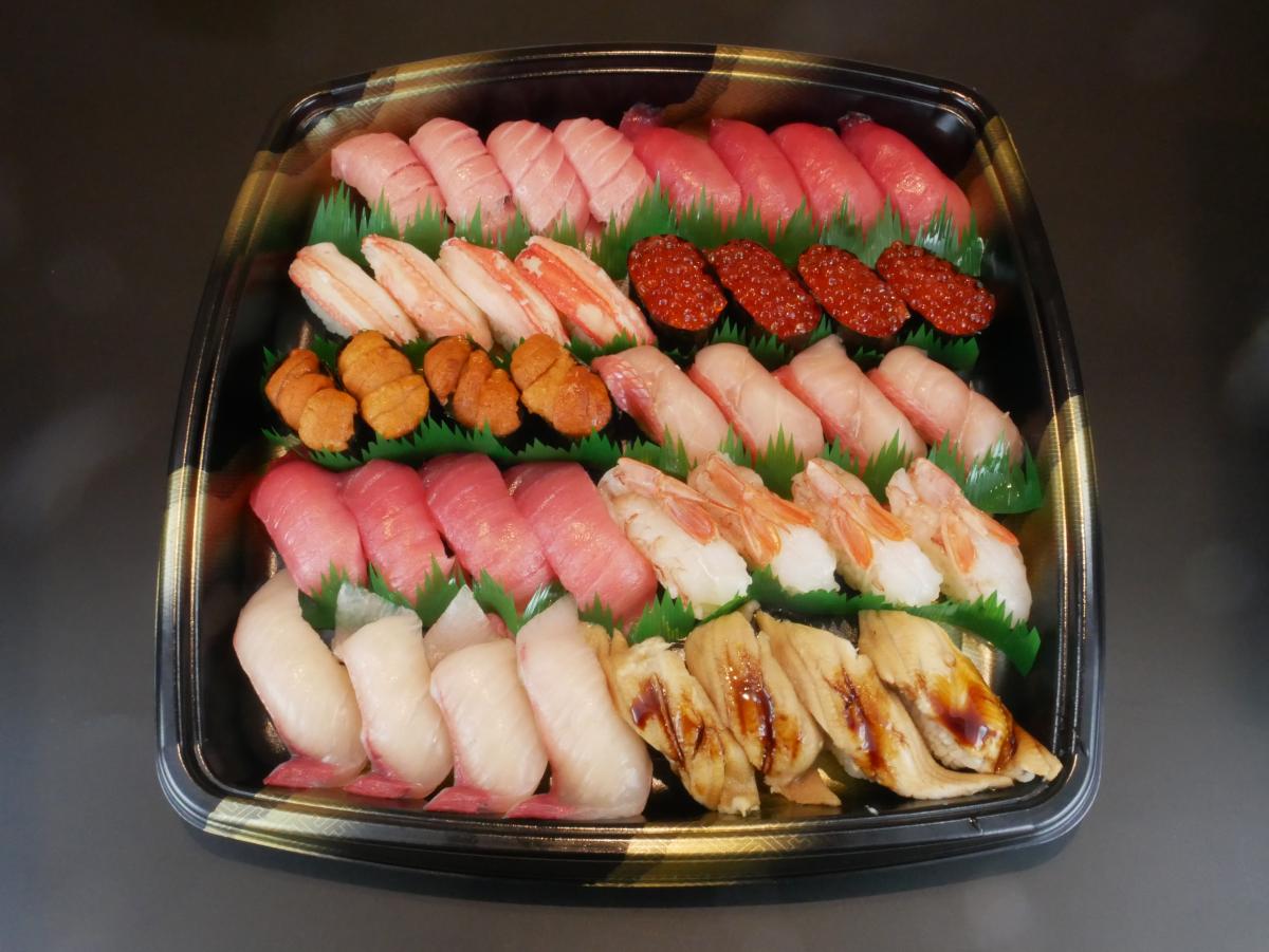 回転寿司やまと 極み4人前