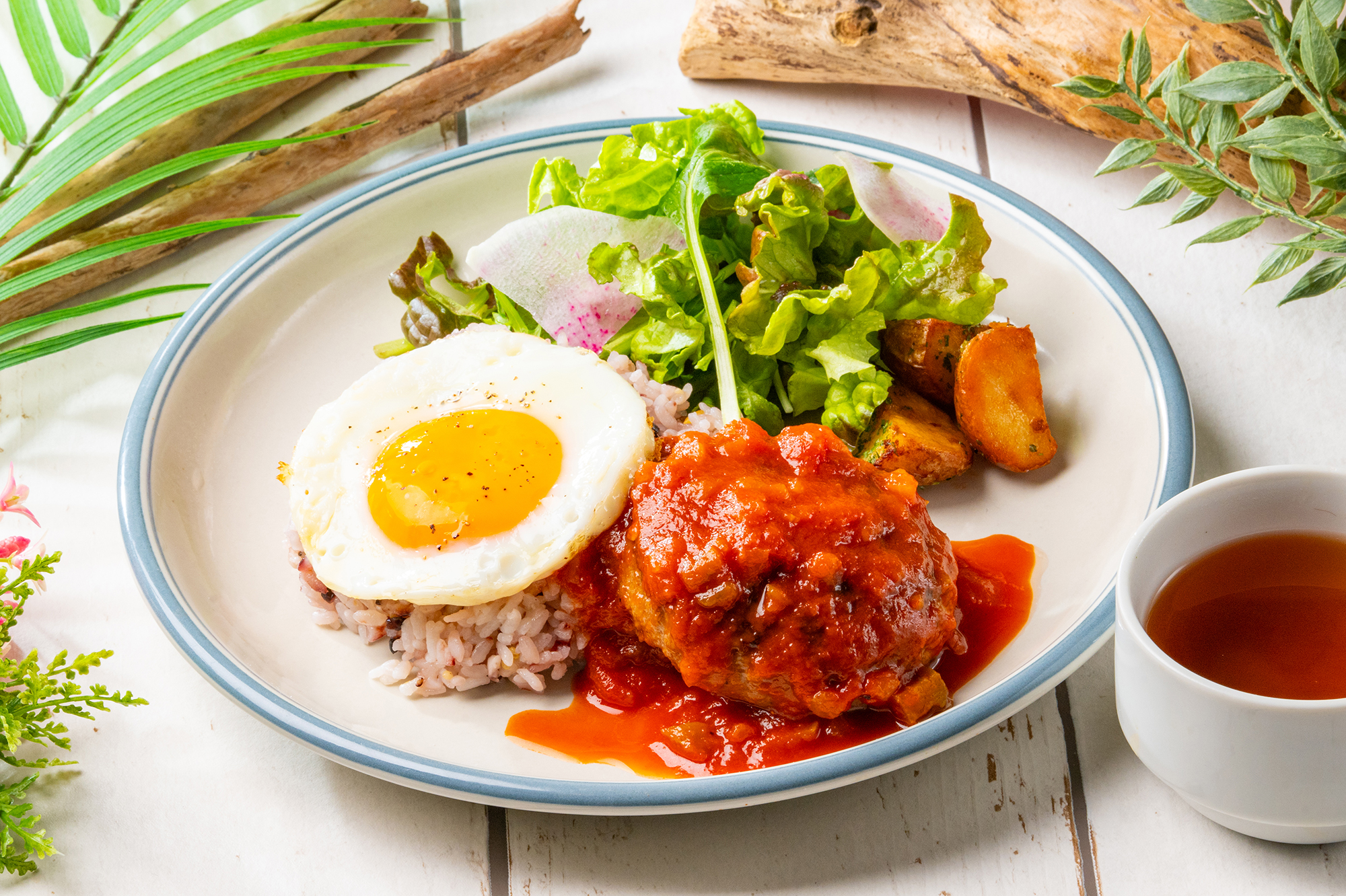 モアナキッチンカフェ ロコモコトマトサルサソース