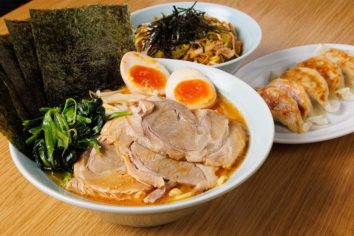 ラーメン三國家関内店