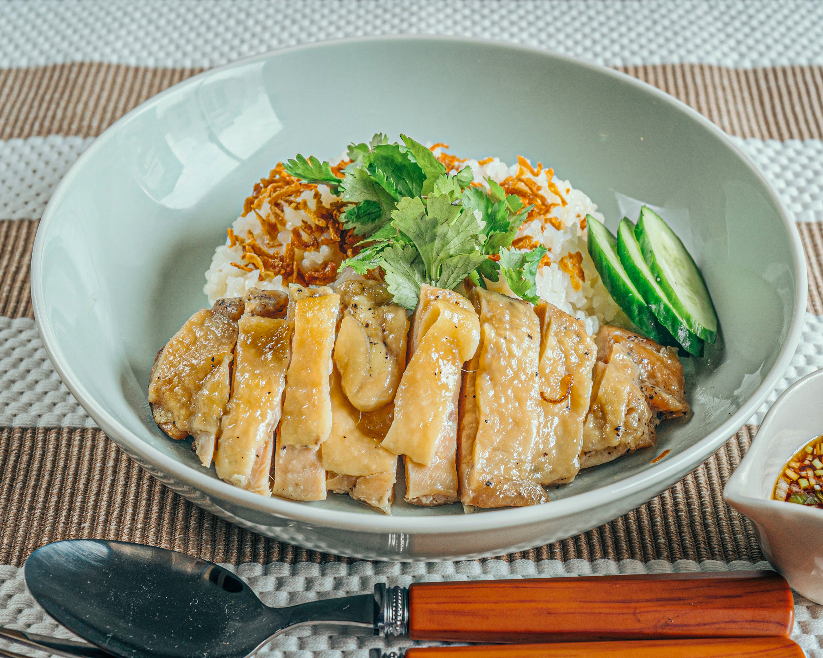 オリジナルガパオライス アロイ・ガパオ 美味しいカオマンガイ(もも肉)Delicious Khaomangai(Thigh)