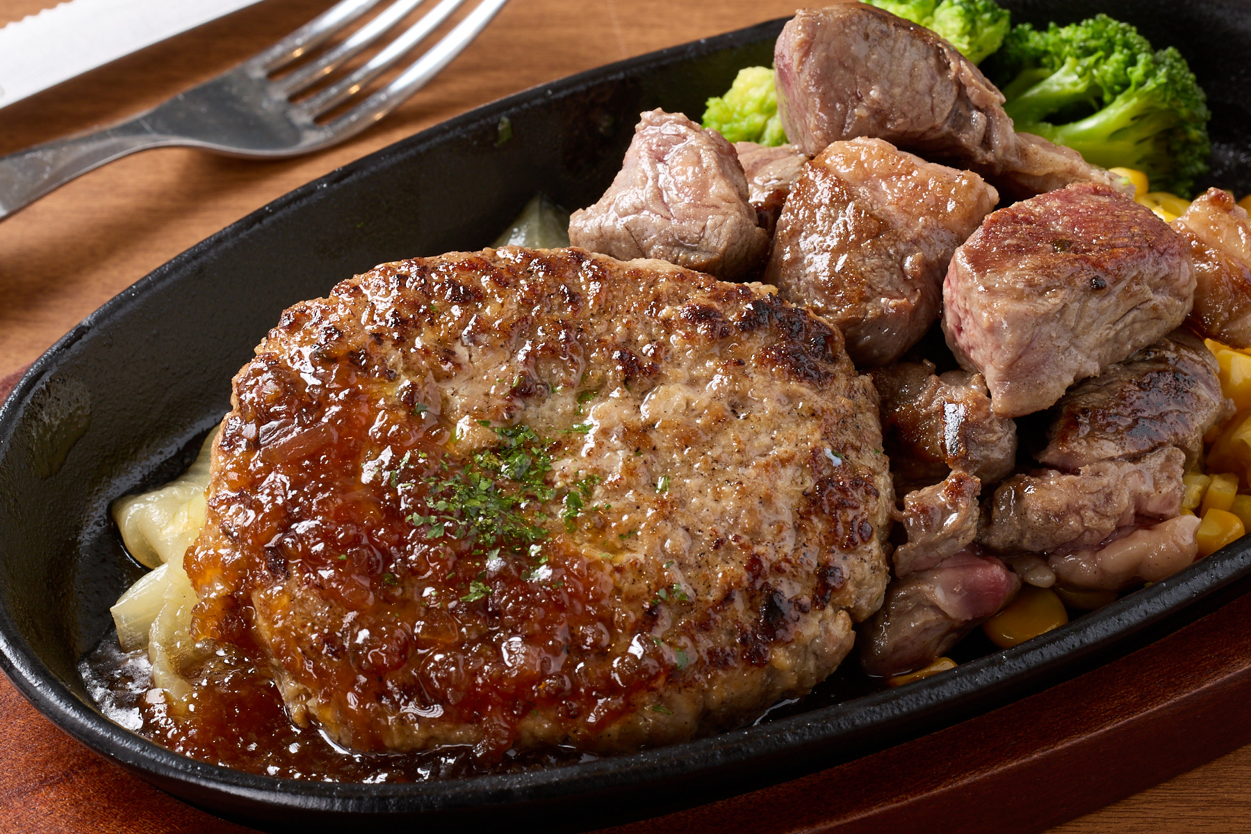 肉屋のハンバーグとガーリックライス 【コンビ】ステーキ＆ハンバーグBOX Steak ＆ Hamburg