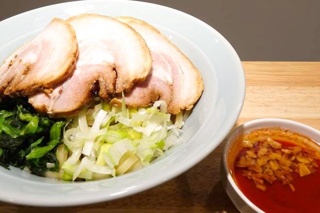 油そば研究所 チャーシューチリトマト油そば(チャーシュー3枚)