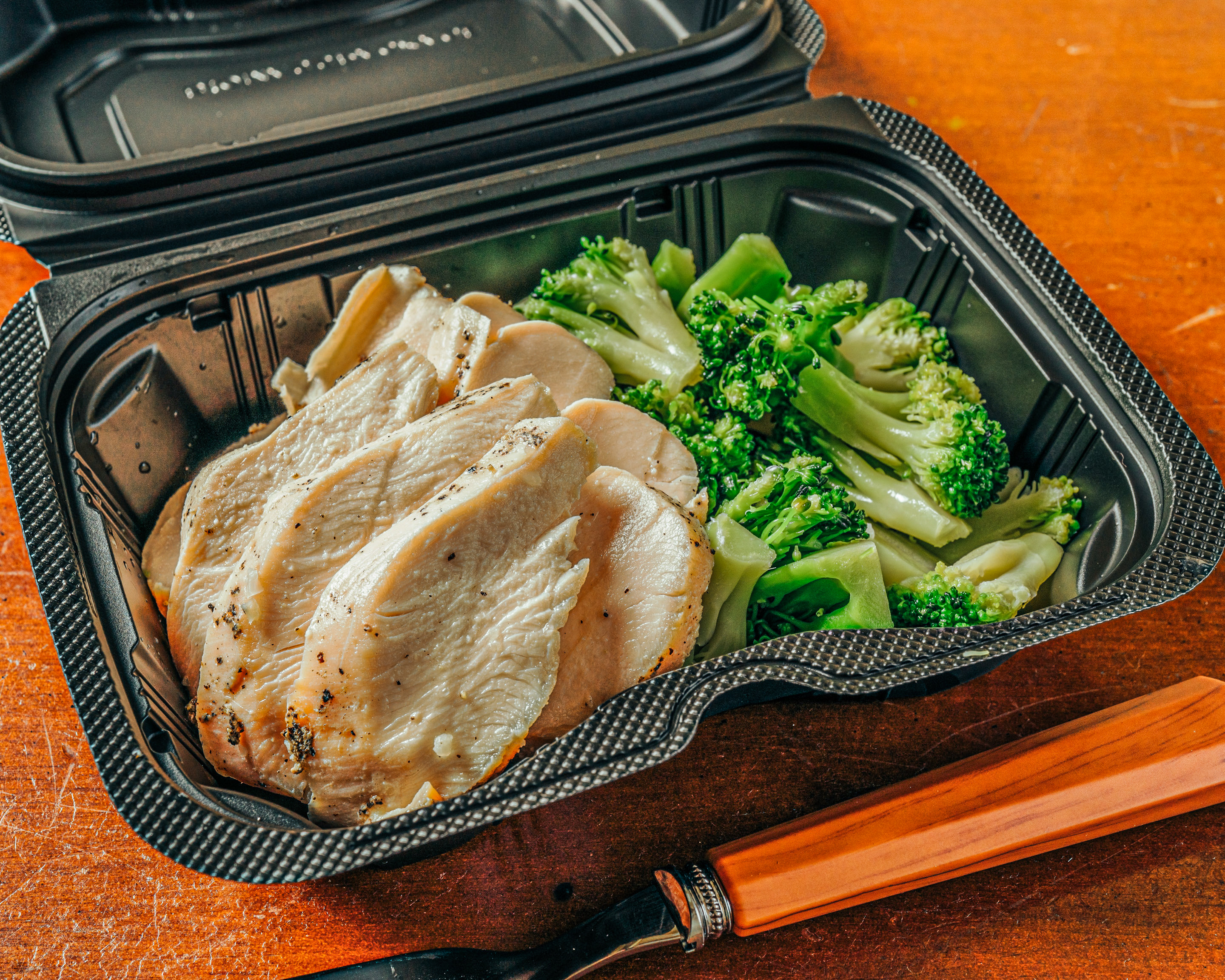 たっぷりたんぱく肉とブロッコリー生活 【たんぱく質66.1g】低温調理した鶏むね肉とブロッコリー(鶏むね200g)