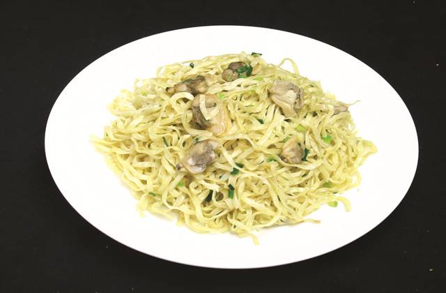 永利 アサリ、青ネギ焼きそば