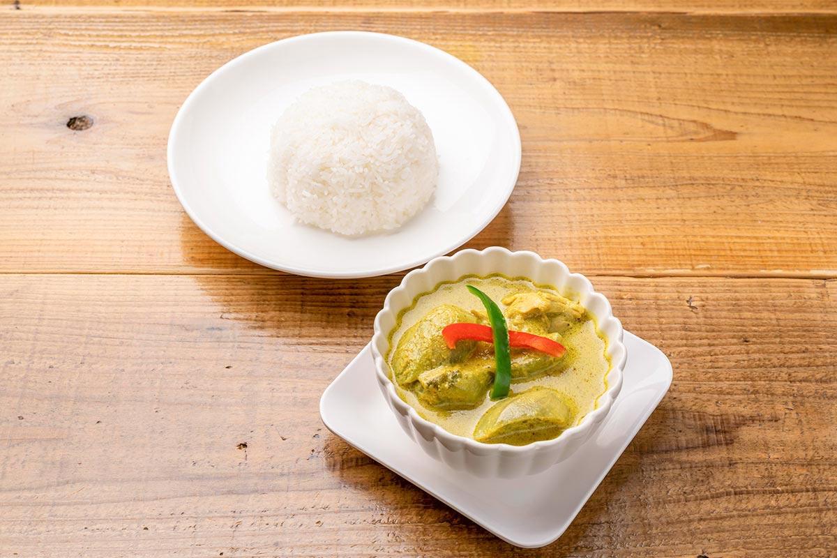 バンコックポニー食堂 แกงเขียวหวาน 鶏肉と茄子のグリーンカレー Green Curry with Chicken and Eggplant