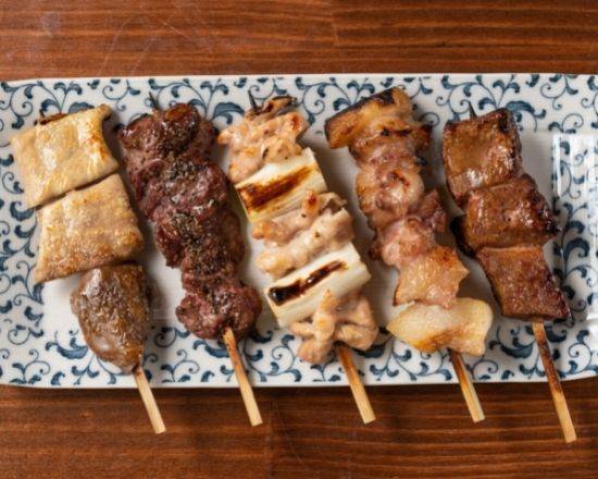 もつ焼きばん人気No.4 【ばんおまかせ】もつ焼き盛合せ5本