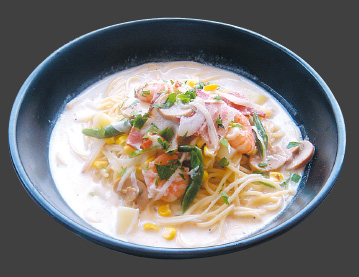 すぱじろう えびとベーコンとほうれん草のクリームスープすぱ