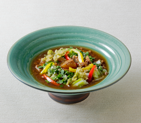 つるとんたん 牛すじと春野菜 牛骨スープのおうどん