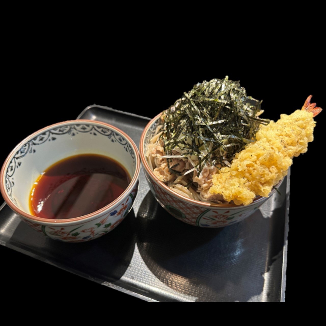 なぜ蕎麦にラー油を入れるのか。 エビ天ビーフ肉そば:Prawn Tempura Beef Soba