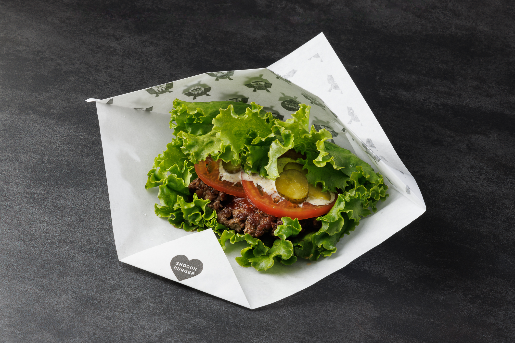 SHOGUN BURGER 野菜で包んだハンバーガー(和牛) Burger wrapped in vegetables(Wagyu beef)