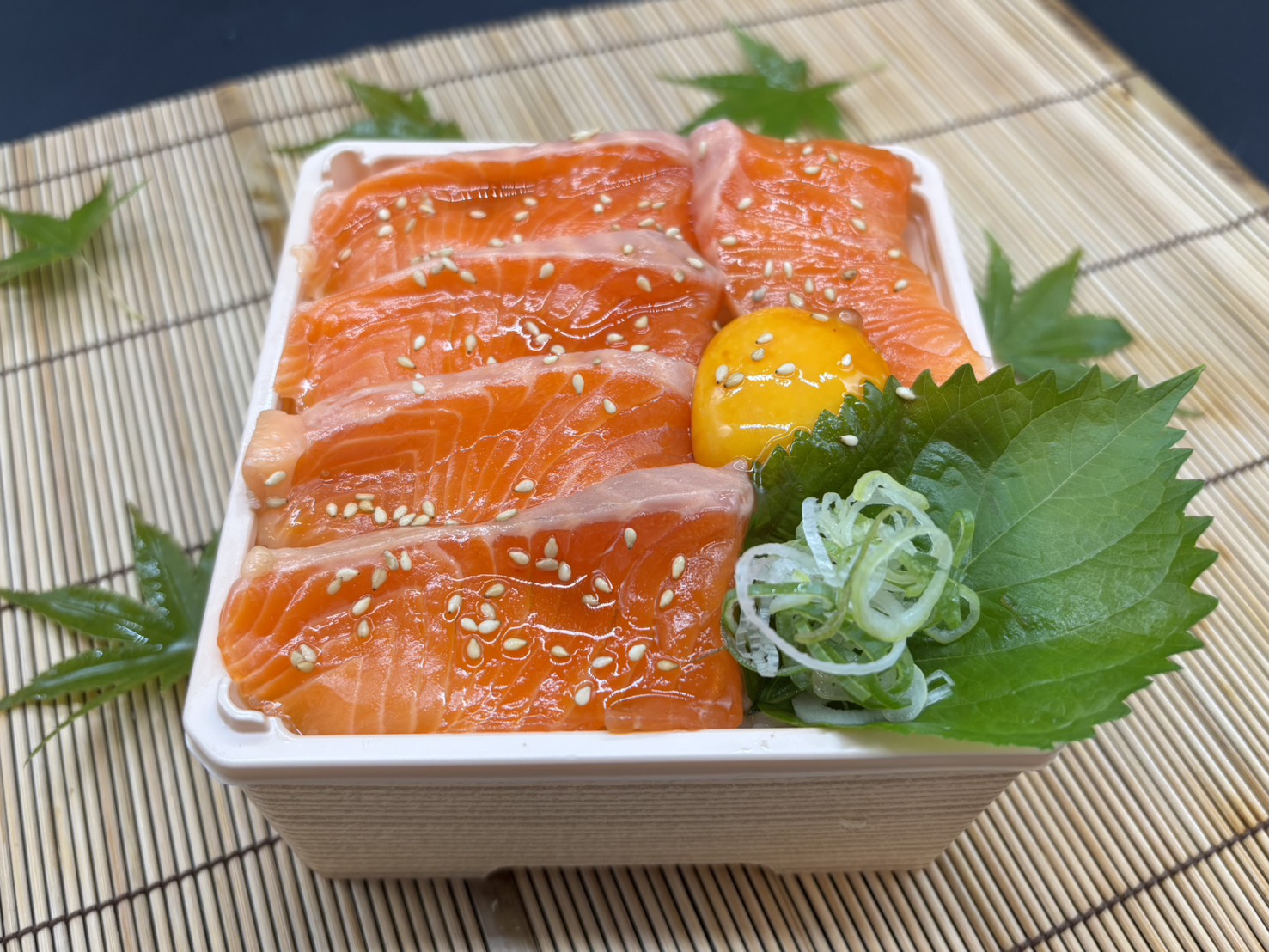 がんこ サーモンの熟成漬け丼(並)Aged marinated salmon rice bowl (regular)