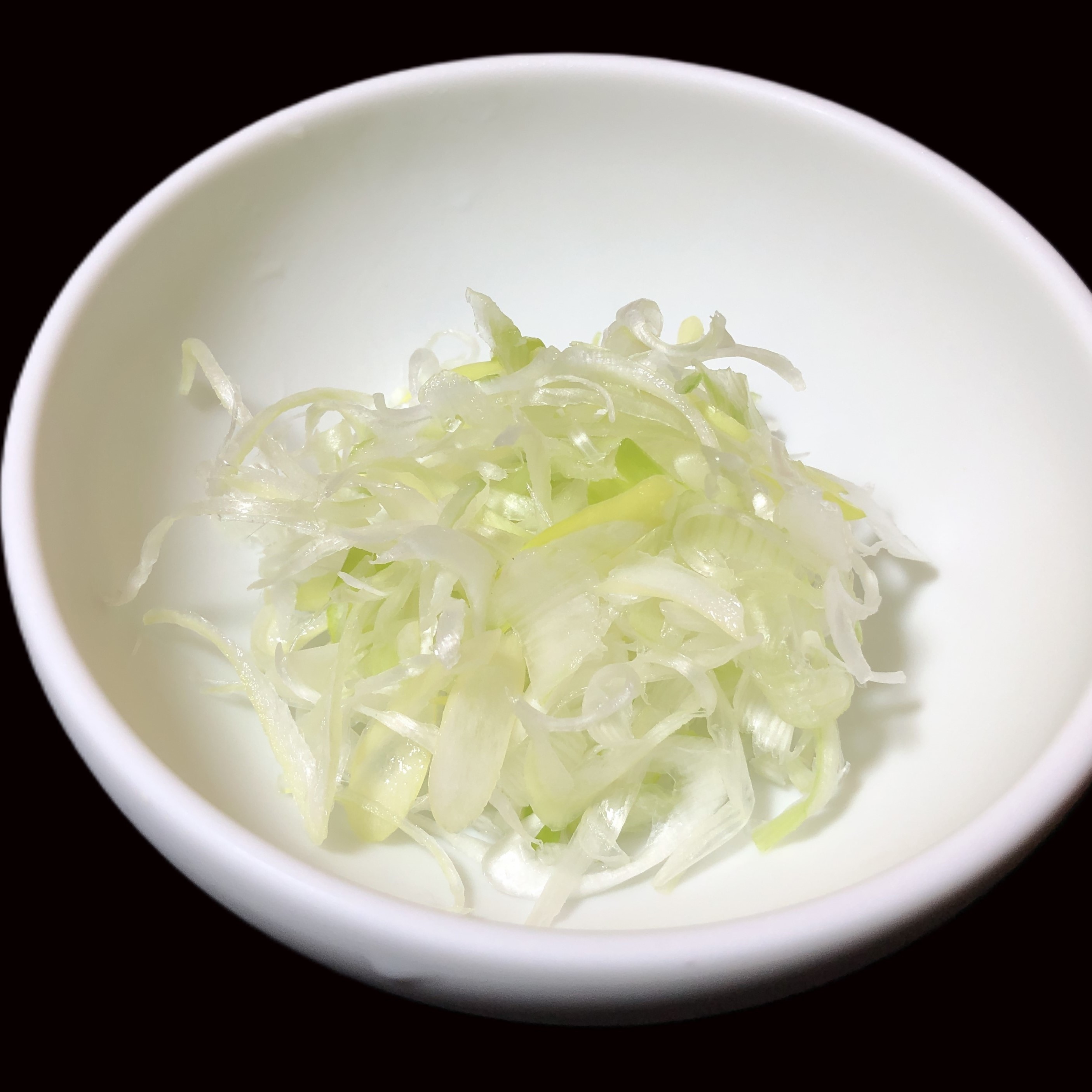 なぜ蕎麦にラー油を入れるのか。 ネギ単品