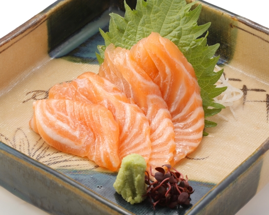 板前寿司 サーモン刺身(4切) Salmon Sashimi(4 pieces)
