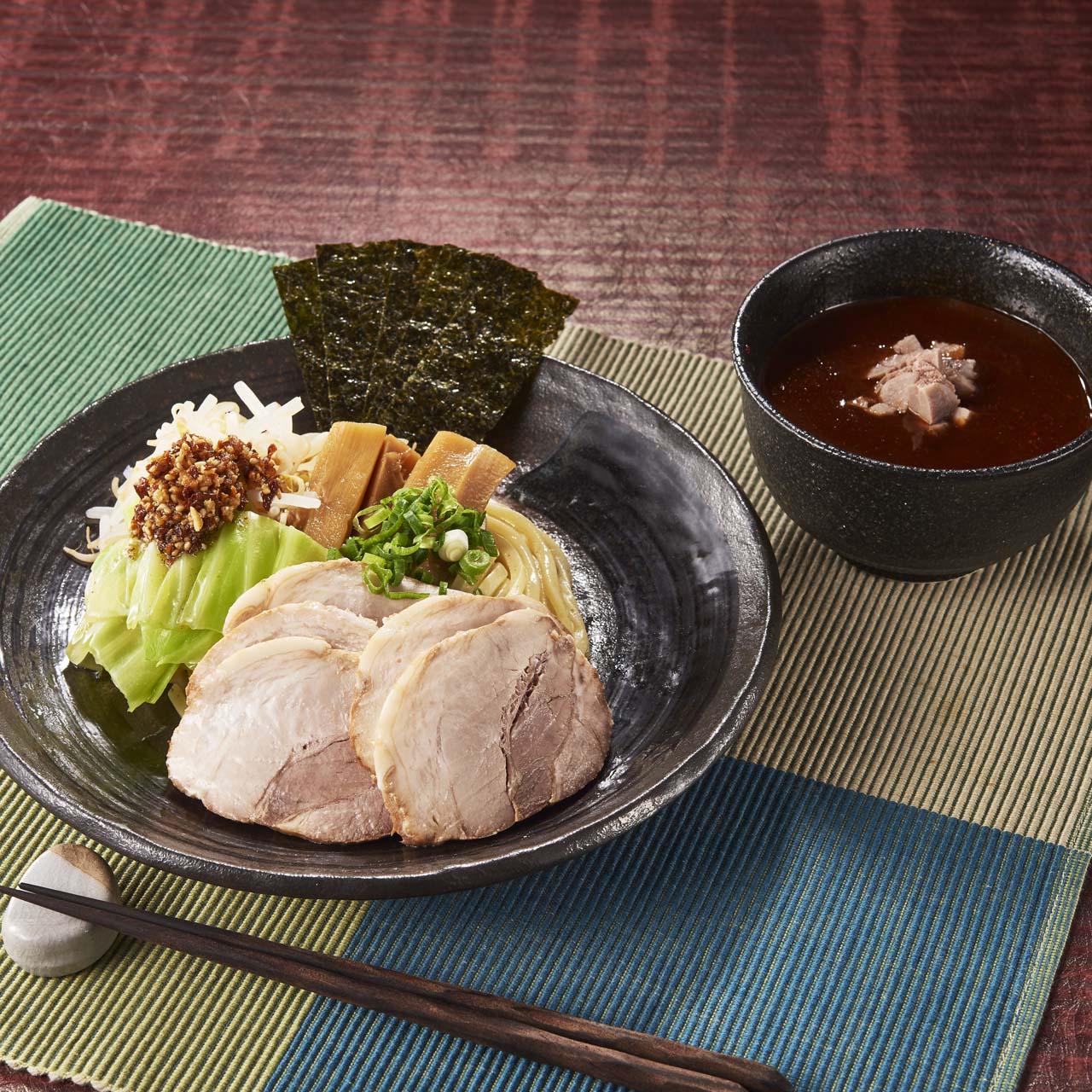 柔らかチャーシュー(5枚)の辛味噌つけ麺(麺200g)