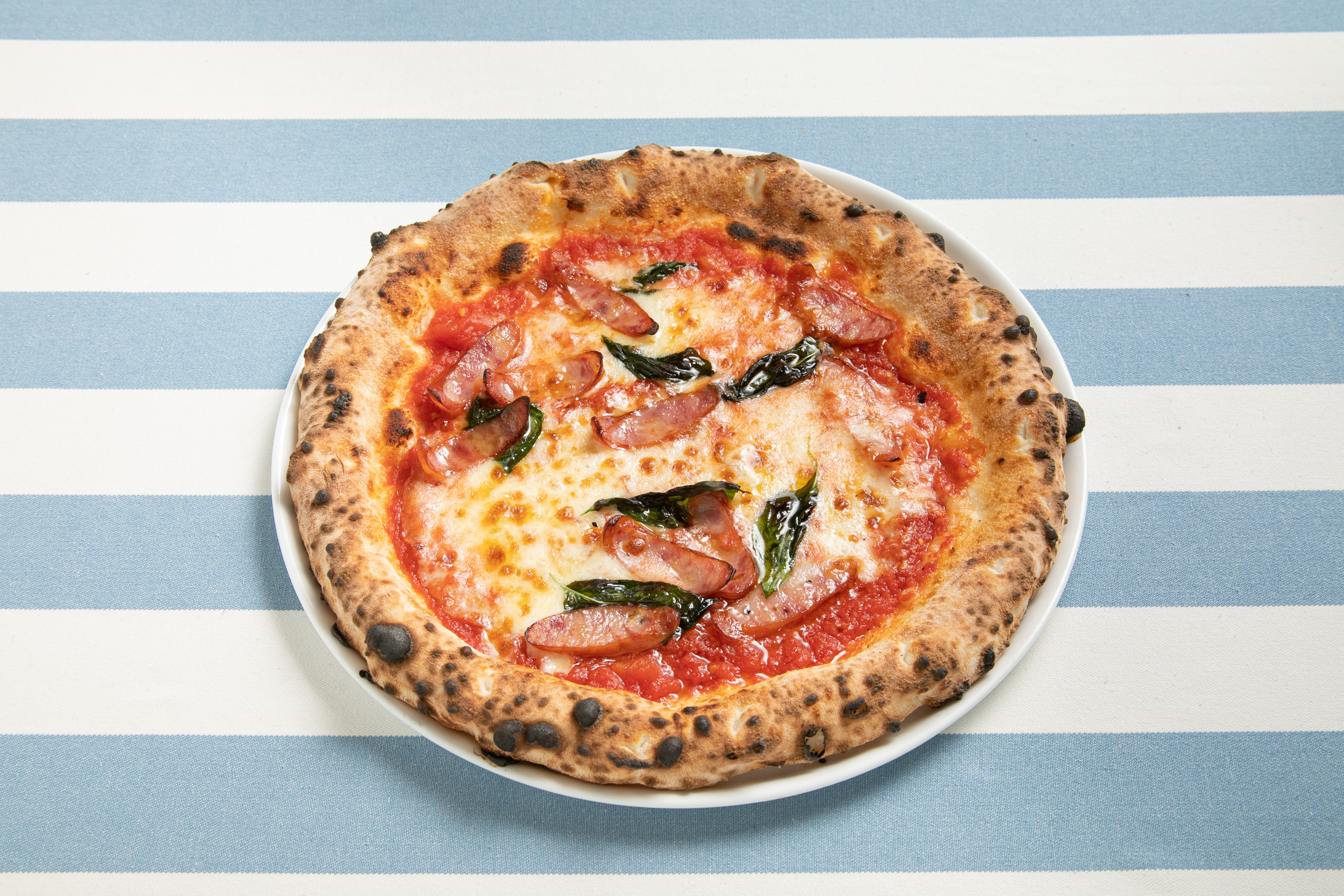 ピッツェリア マルデナポリ ソーセージのせマルゲリータ