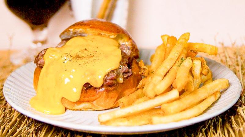 KAKUMEI burger ＆ cafe